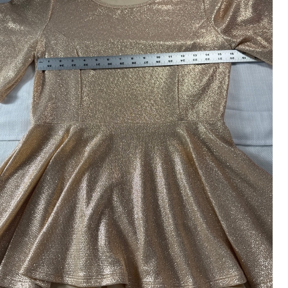 LuLaRoe Elegant Collection Rose Gold Metallic Peplum Top Short Sleeve Small - Picture 4 of 7